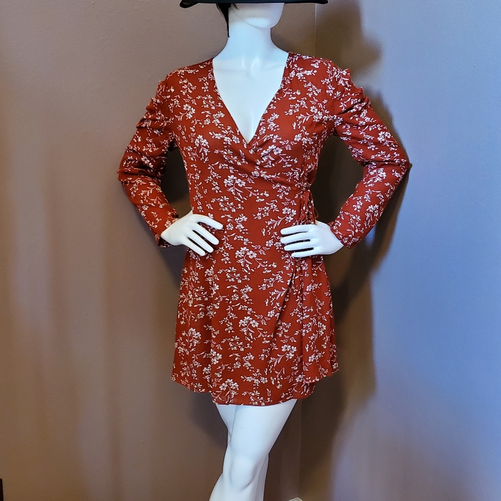 NWOT LE LIS rust red wrap ruched sleeve dress